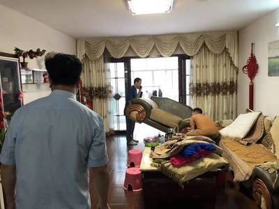 宾阳“老赖”名下房产被强制腾迁，彰显法律执行力