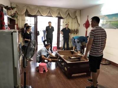 宾阳法院强制执行 老赖名下房产被强制腾迁